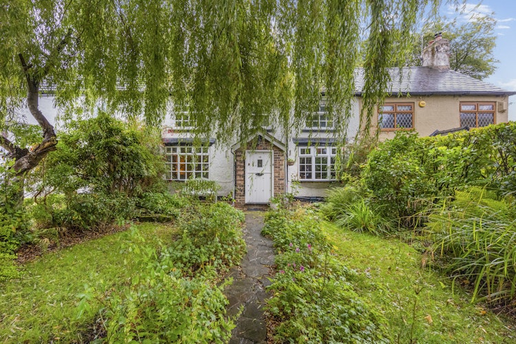 5 bedroom terraced house