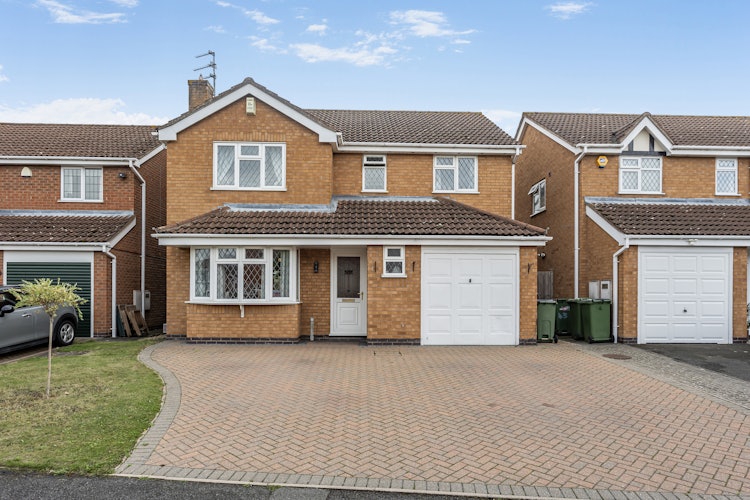 4 bedroom detached house