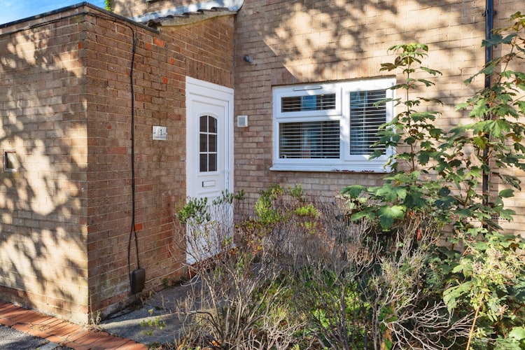 3 bedroom end of terrace house