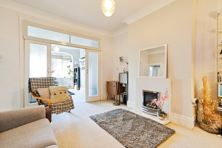 5 bedroom semi-detached house