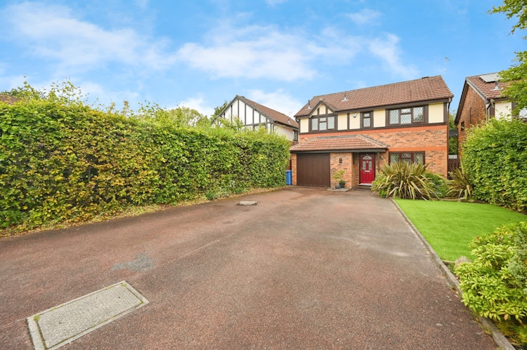 4 bedroom detached house