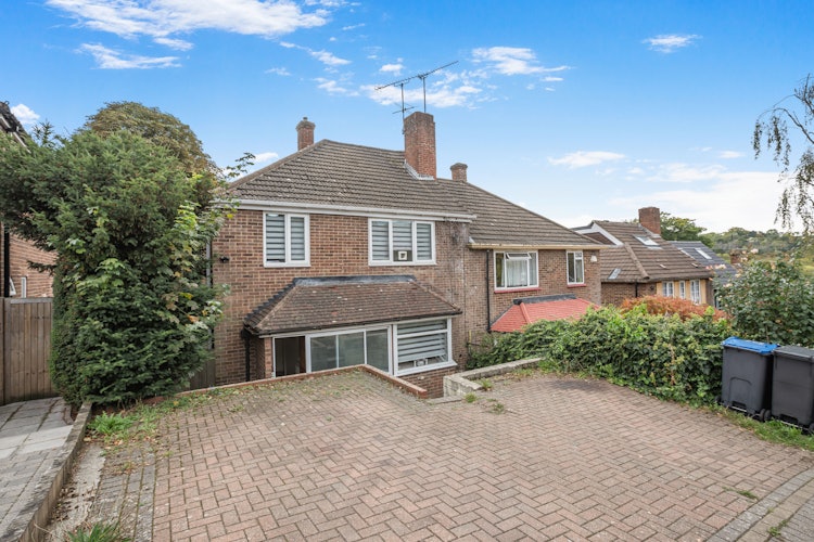 3 bedroom semi-detached house