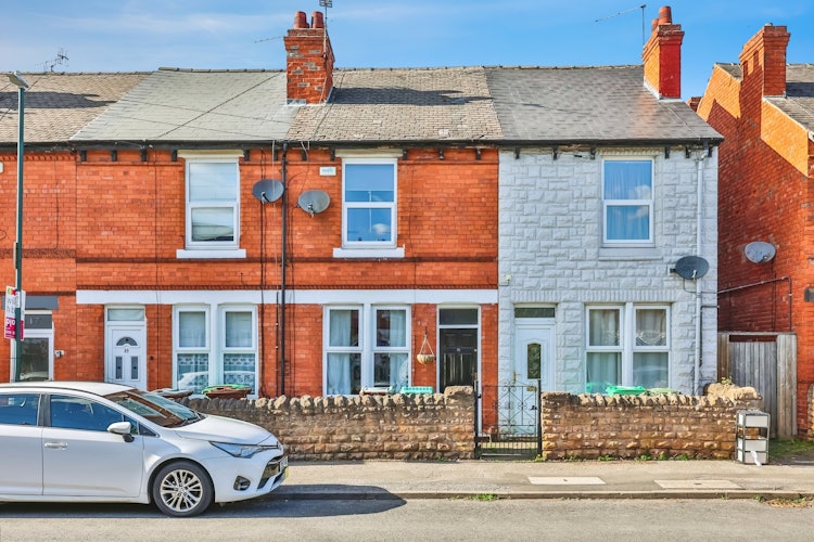 2 bedroom terraced house