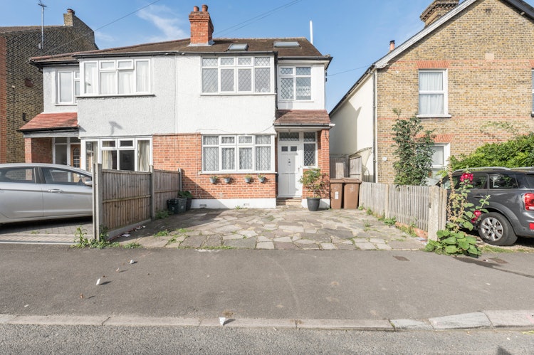 4 bedroom semi-detached house
