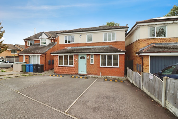 4 bedroom detached house
