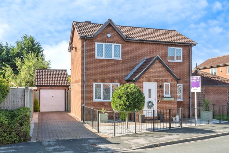 3 bedroom detached house