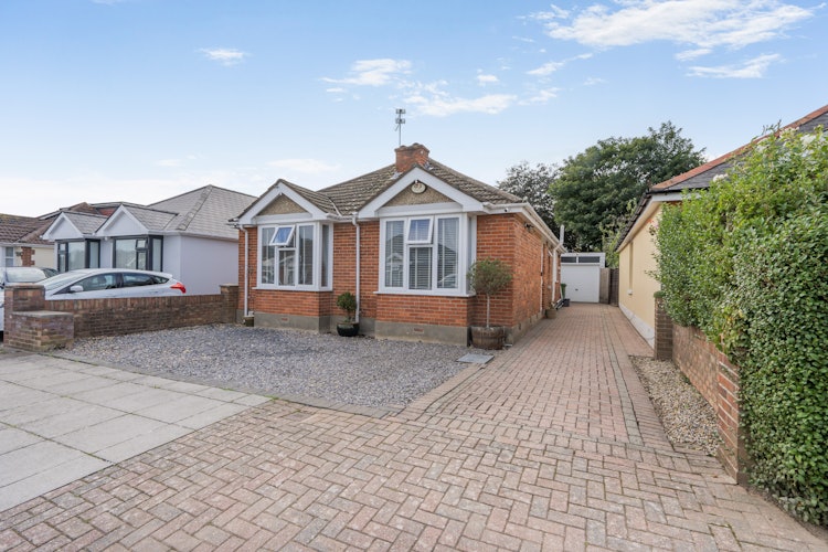 3 bedroom detached bungalow