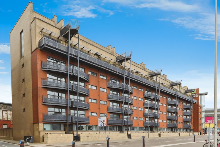 2 bedroom flat