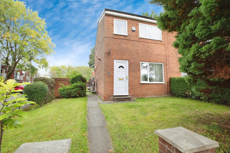 3 bedroom semi-detached house