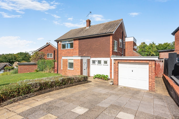 3 bedroom detached house