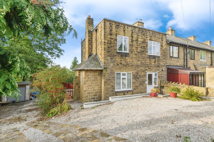 3 bedroom end of terrace house