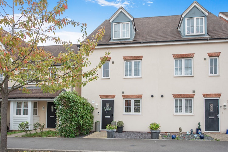 4 bedroom semi-detached house
