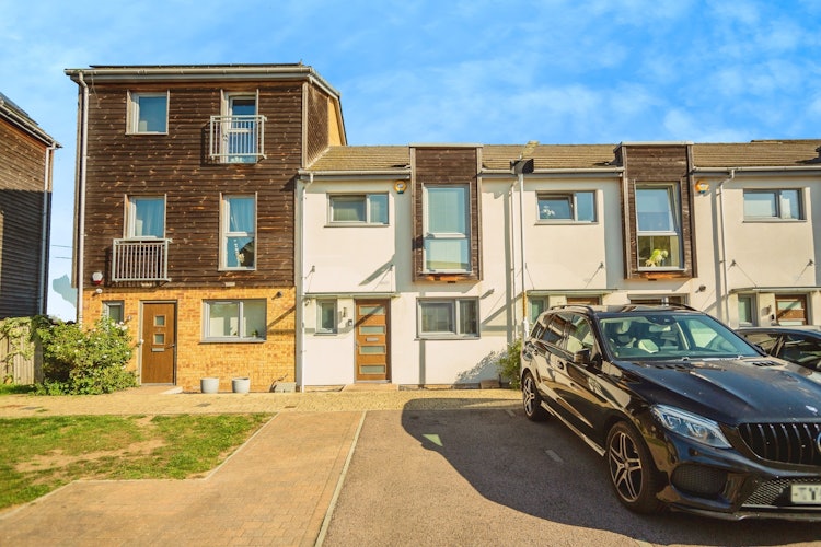 2 bedroom terraced house