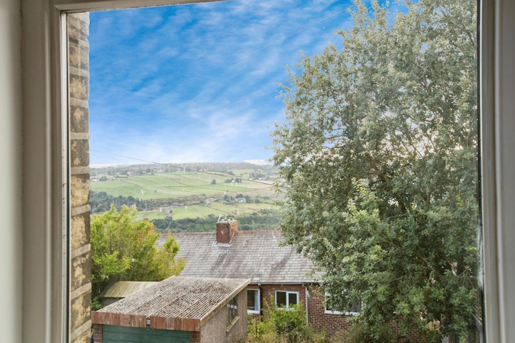 3 bedroom end of terrace house
