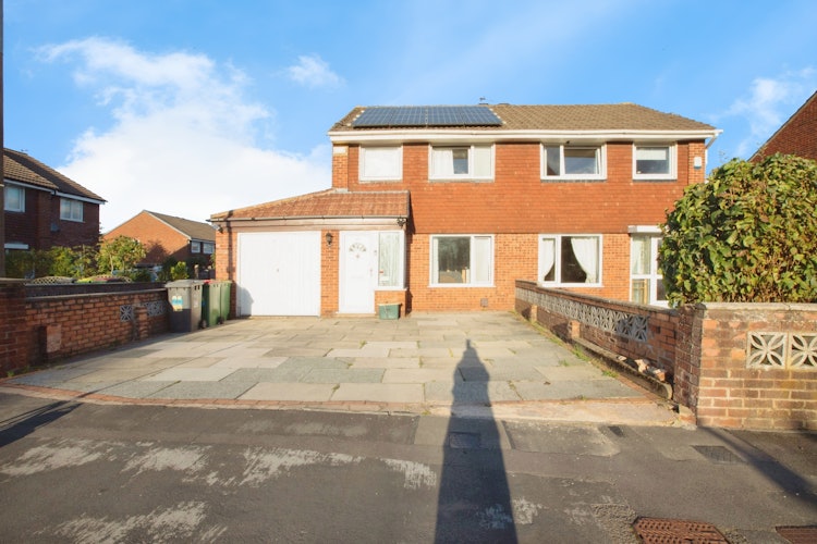 3 bedroom semi-detached house