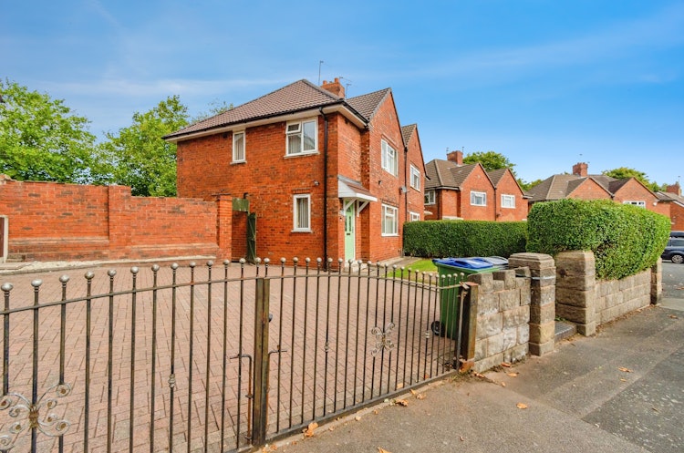 4 bedroom semi-detached house