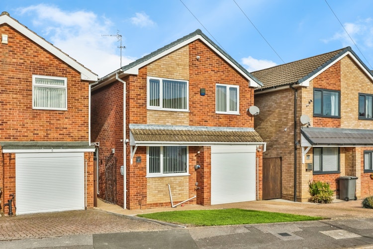 3 bedroom detached house