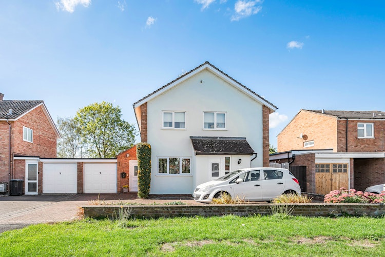 3 bedroom detached house