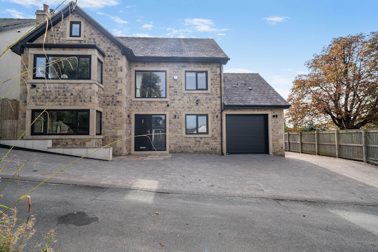 4 bedroom detached house