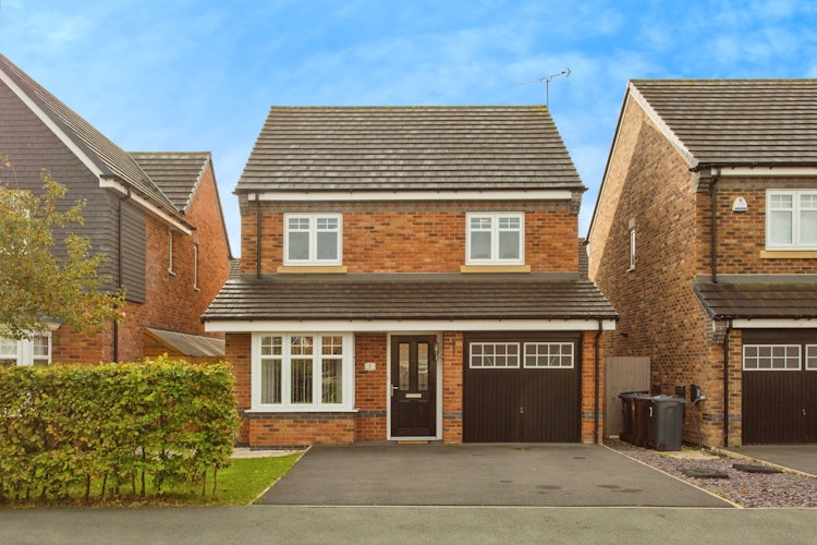 4 bedroom detached house