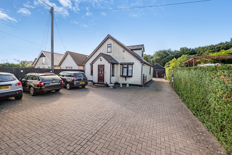 4 bedroom detached house