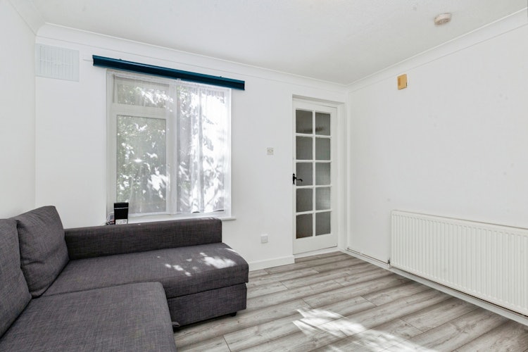 1 bedroom end of terrace bungalow