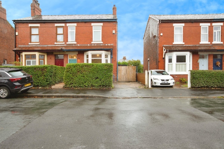 3 bedroom semi-detached house