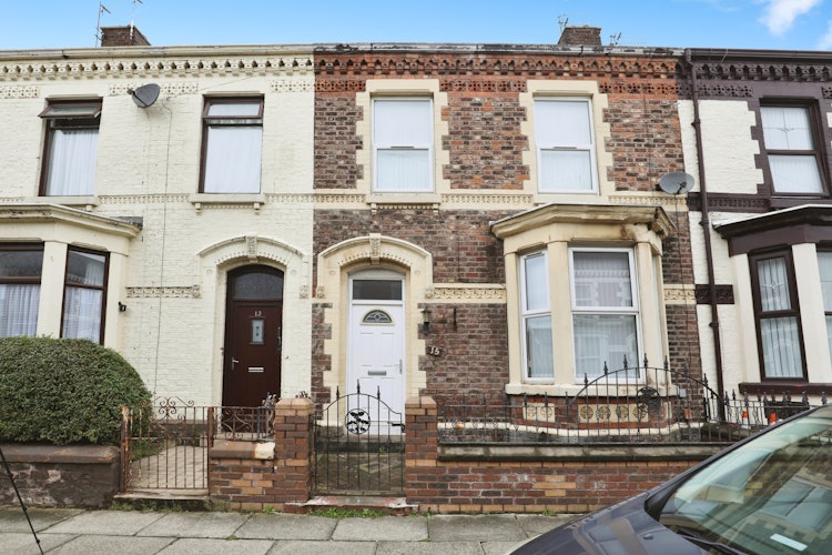 5 bedroom terraced house
