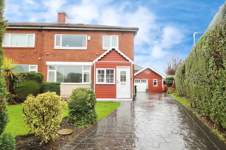3 bedroom semi-detached house
