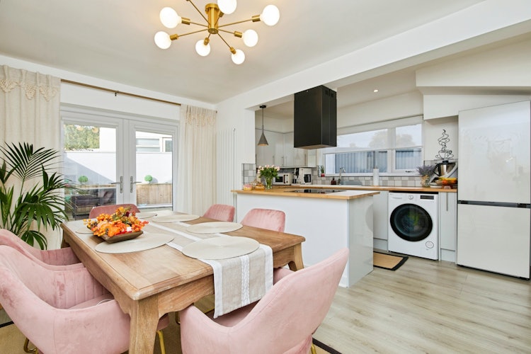 3 bedroom semi-detached house