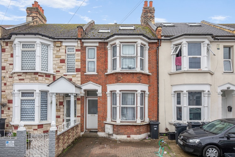 4 bedroom terraced house