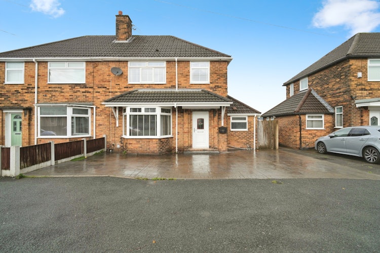 3 bedroom semi-detached house